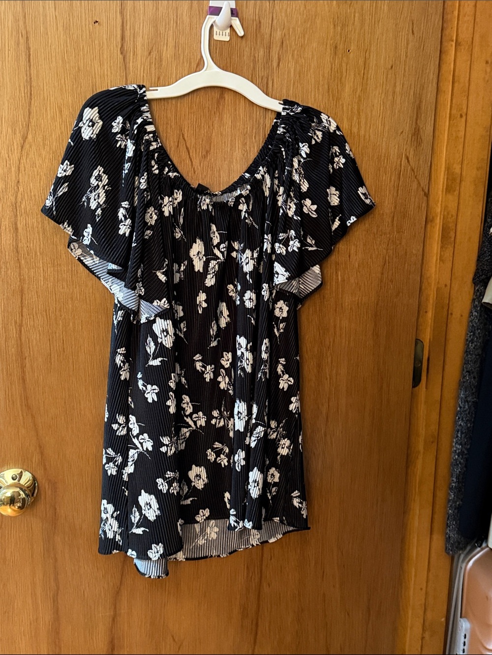 Roz & Ali Black Floral Off-Shoulder Blouse
